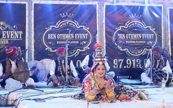 Le groupe de chant et de danse folkloriques indien
